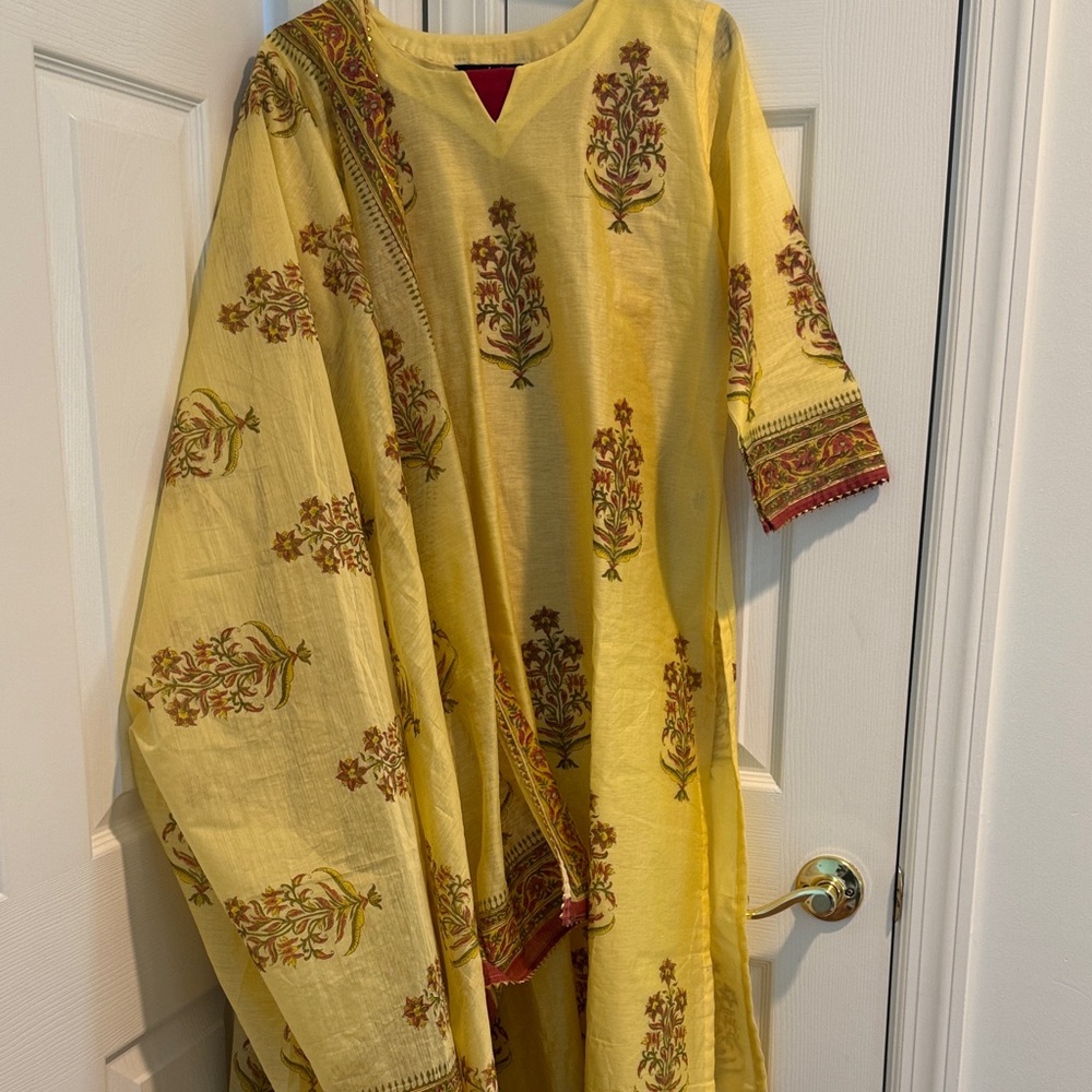 Brand NEW Soch Indian 3 piece Block printed dupatta